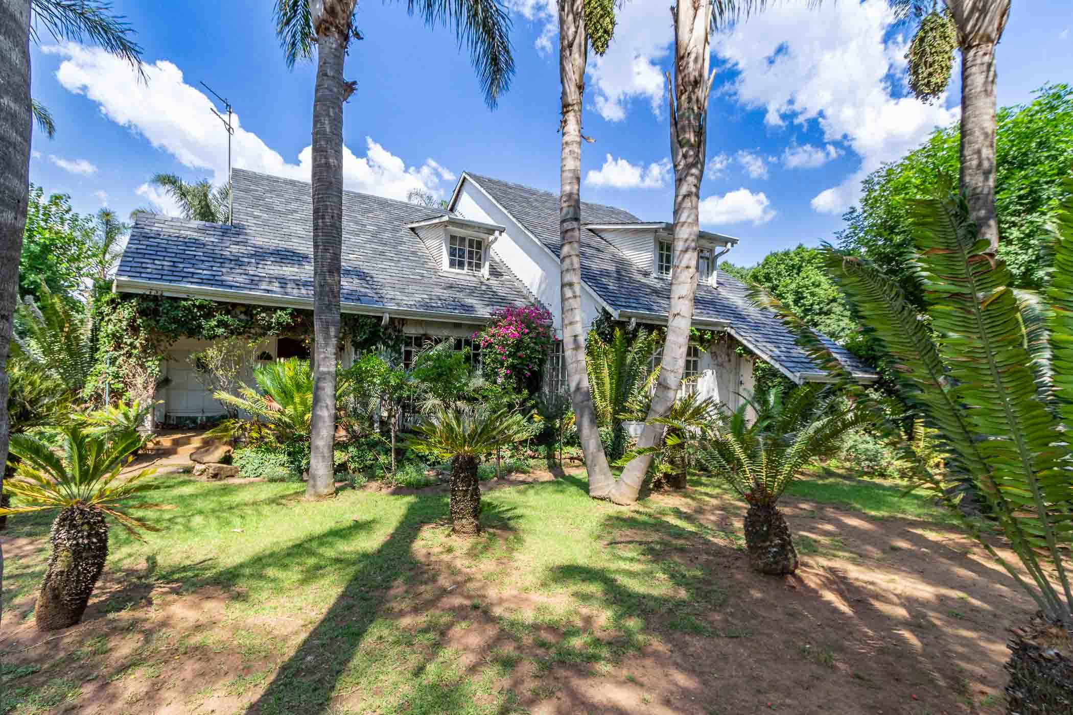 Double-storey house for sale in Western Extension - EN1721234