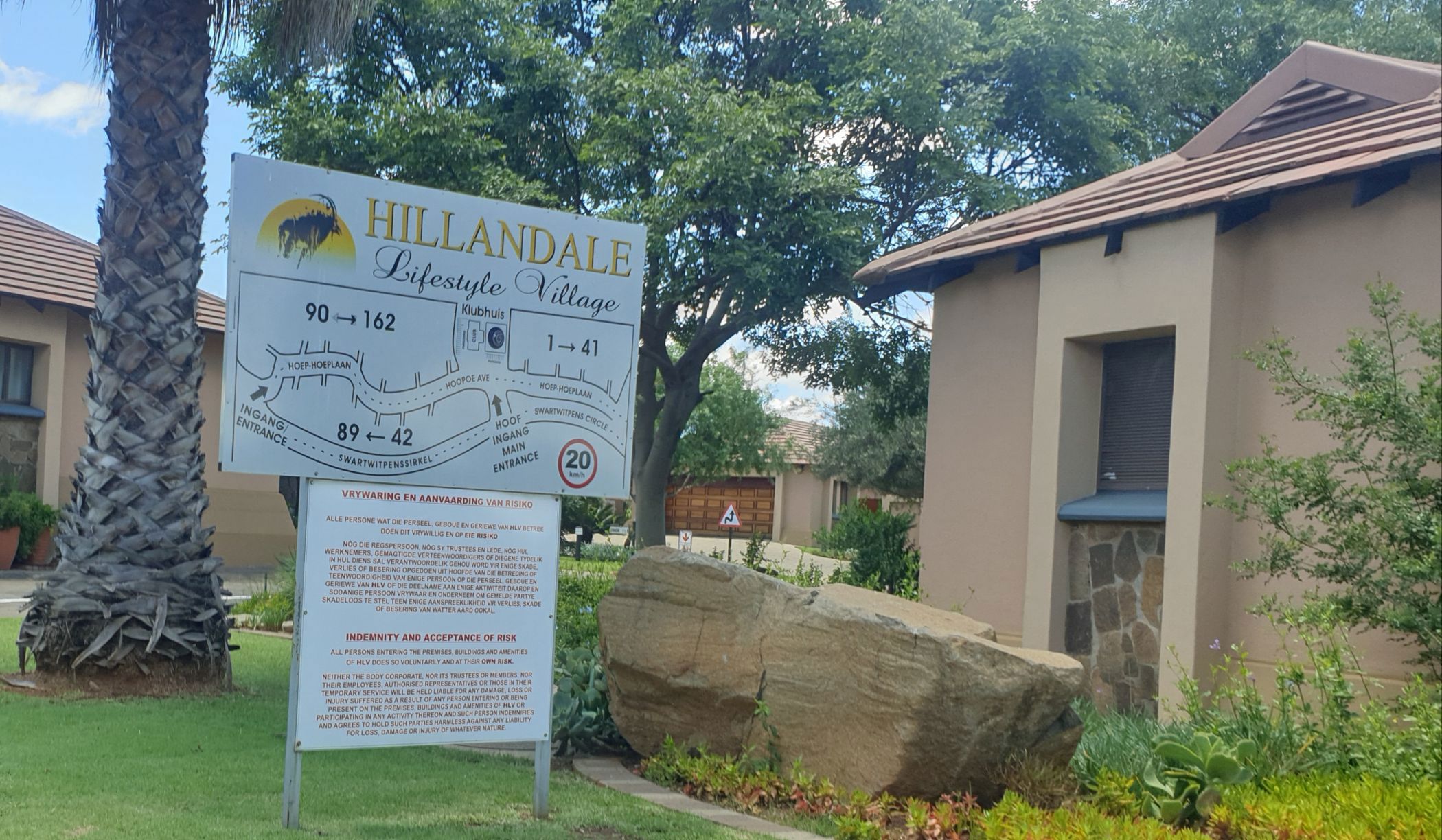 Townhouse for sale in Woodland Hills - 1BX1722666