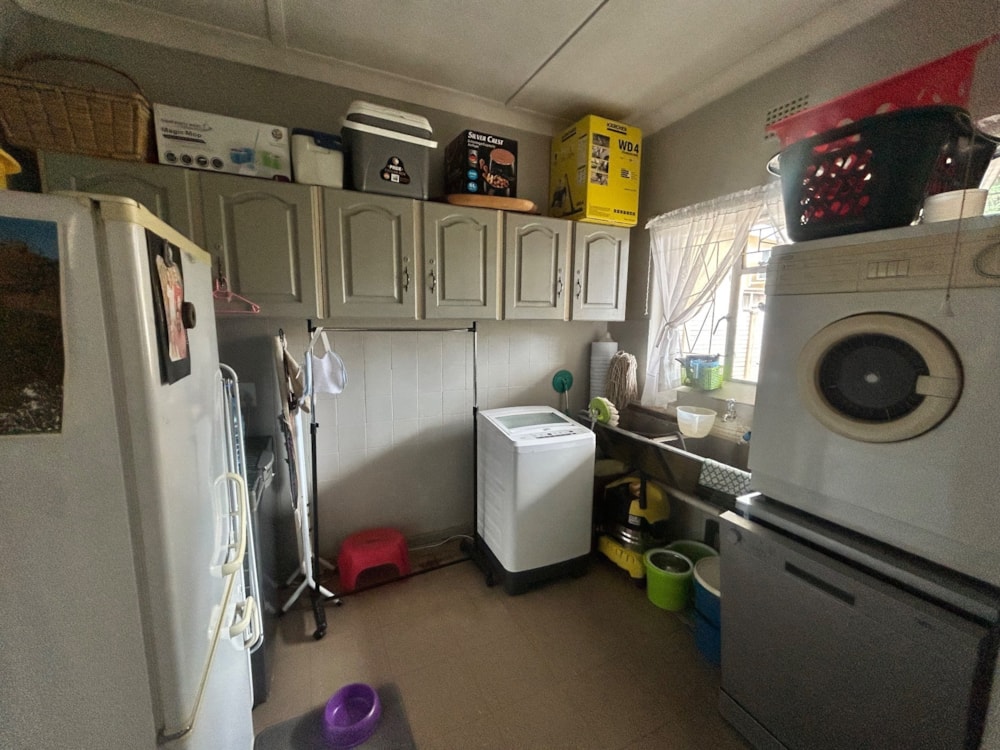 House for sale in Rhodesdene - 1KJ1720323