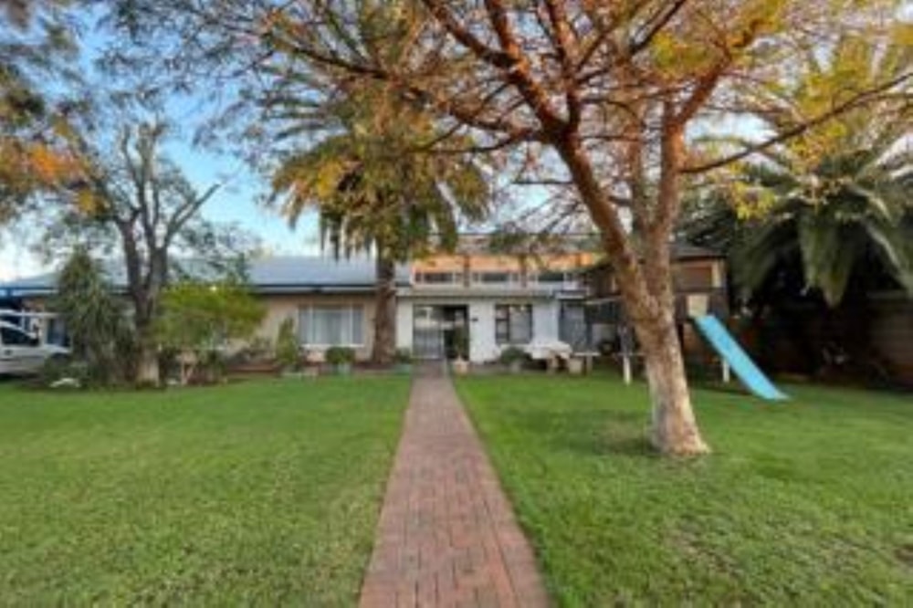 House for sale in Rhodesdene - 1KJ1720323