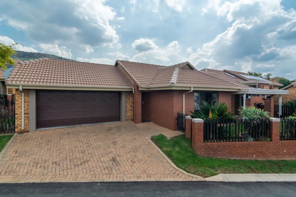 Single-storey retirement home let in Featherbrooke Hills Retirement Village - 1KR1722032