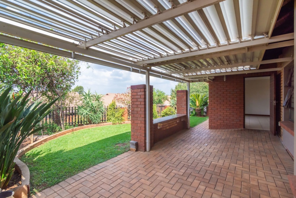 Single-storey retirement home to rent in Featherbrooke Hills Retirement Village - 1KR1722032 Single-storey retirement home to rent in Featherbrooke Hills Retirement Village - 1KR1722032