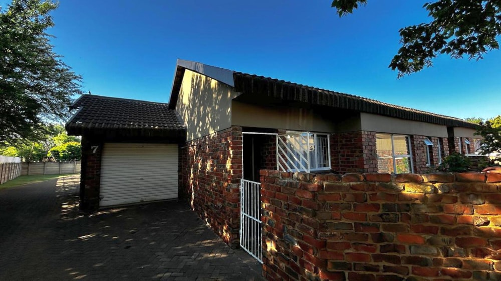 Townhouse for sale in Pellissier - 1BX1721647