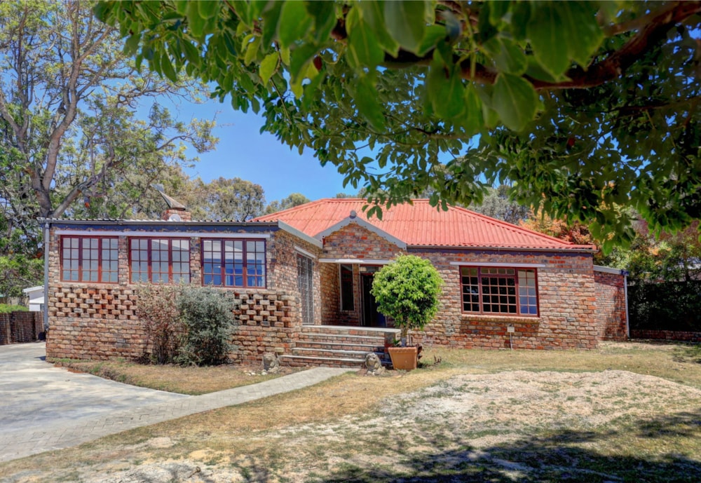 House for sale in Mossel Bay Central - 1MB1722882 House for sale in Mossel Bay Central - 1MB1722882