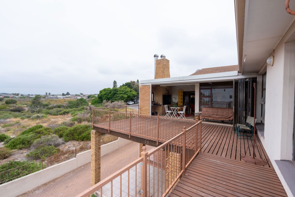 House for sale in Middedorp, Langebaan - LA1721539 House for sale in Middedorp, Langebaan - LA1721539