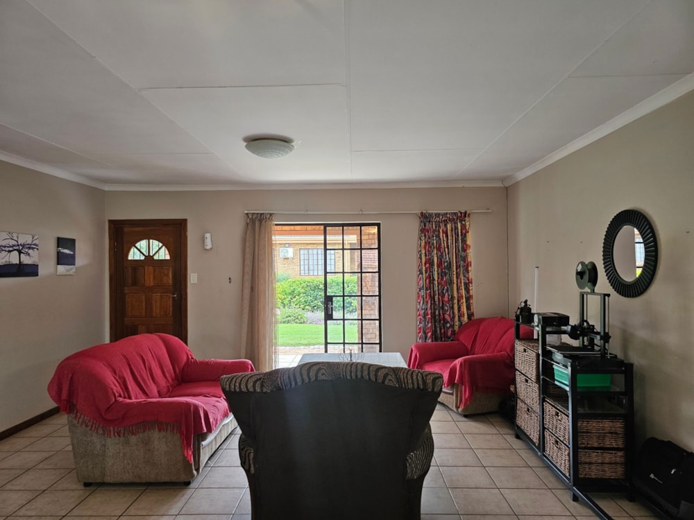 Security complex home to rent in Melodie - 1HR1721530 Security complex home to rent in Melodie - 1HR1721530