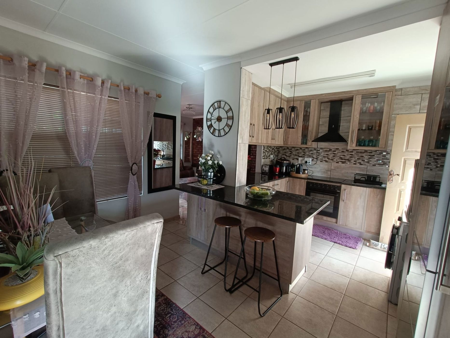 Townhouse for sale in Heuwelsig, Bloemfontein - 1BX1722009