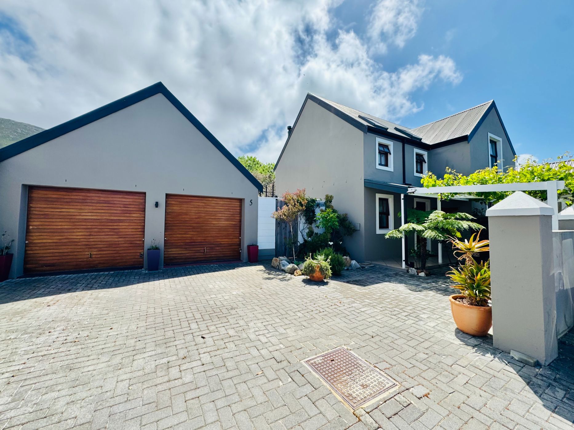 Security complex home for sale in Kleinmond - KN1719399