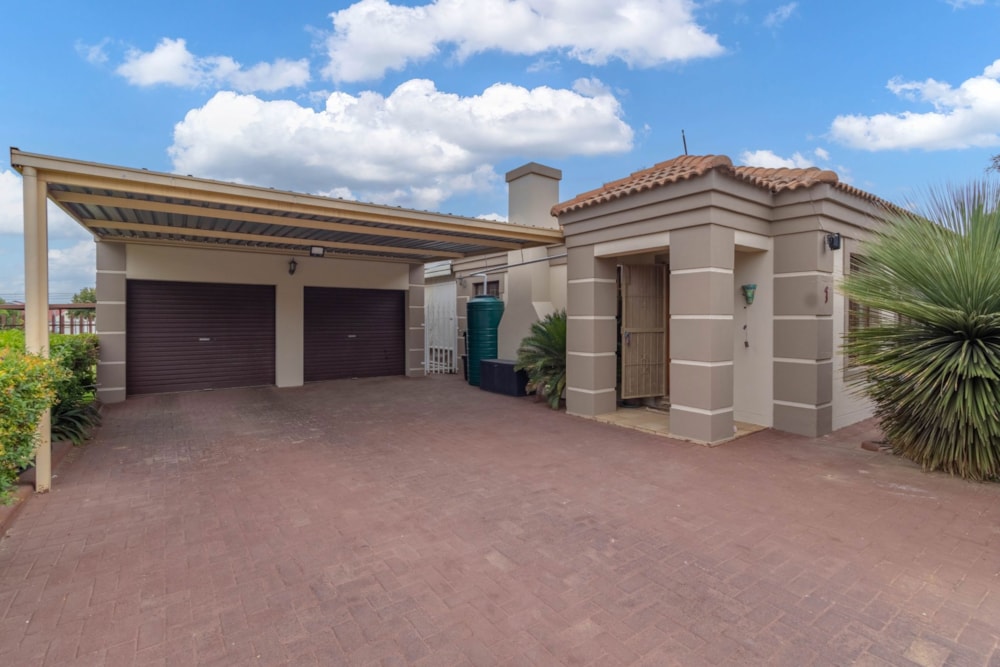 Security estate home for sale in Clearwater Estate - BOK1720264 Security estate home for sale in Clearwater Estate - BOK1720264