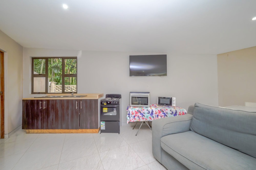 Garden cottage let in Riverside, Durban North - 1ND1721124