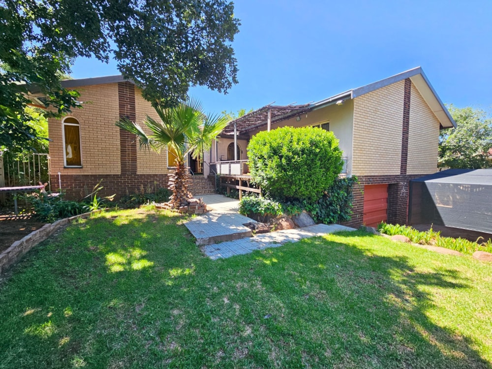 House for sale in Uitsig, Bloemfontein - 1BX1721055