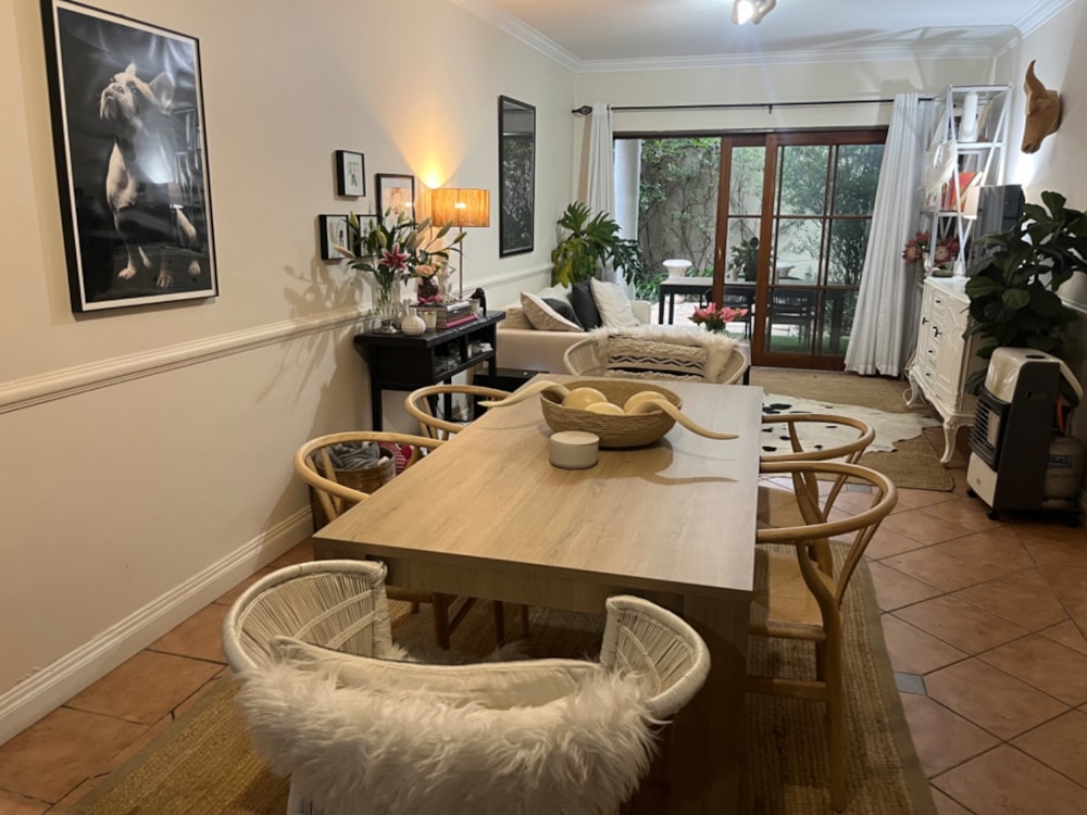 Apartment to rent in Saxonwold - JBL1721387