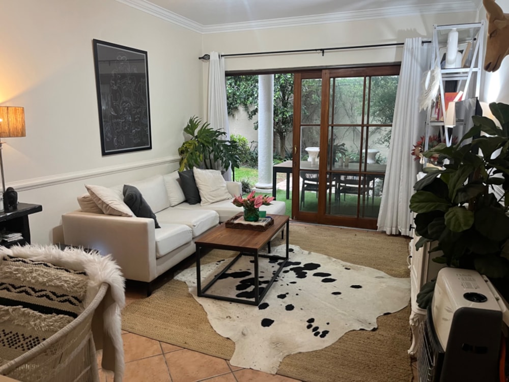 Apartment to rent in Saxonwold - JBL1721387