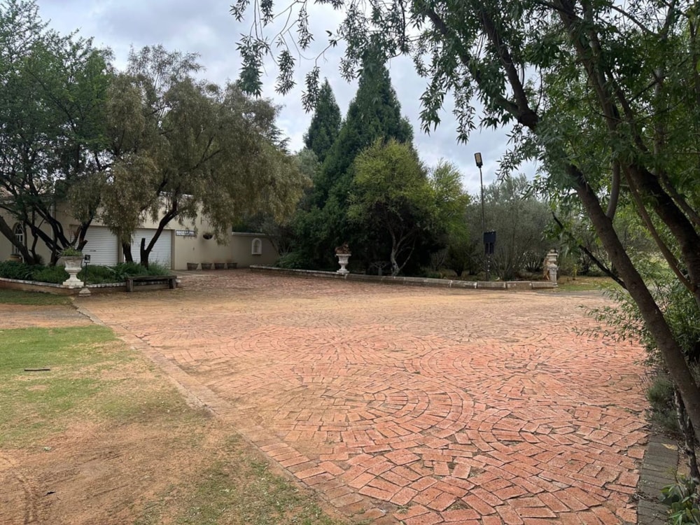 Bachelor apartment to rent in Bains Vlei - 1BX1715746