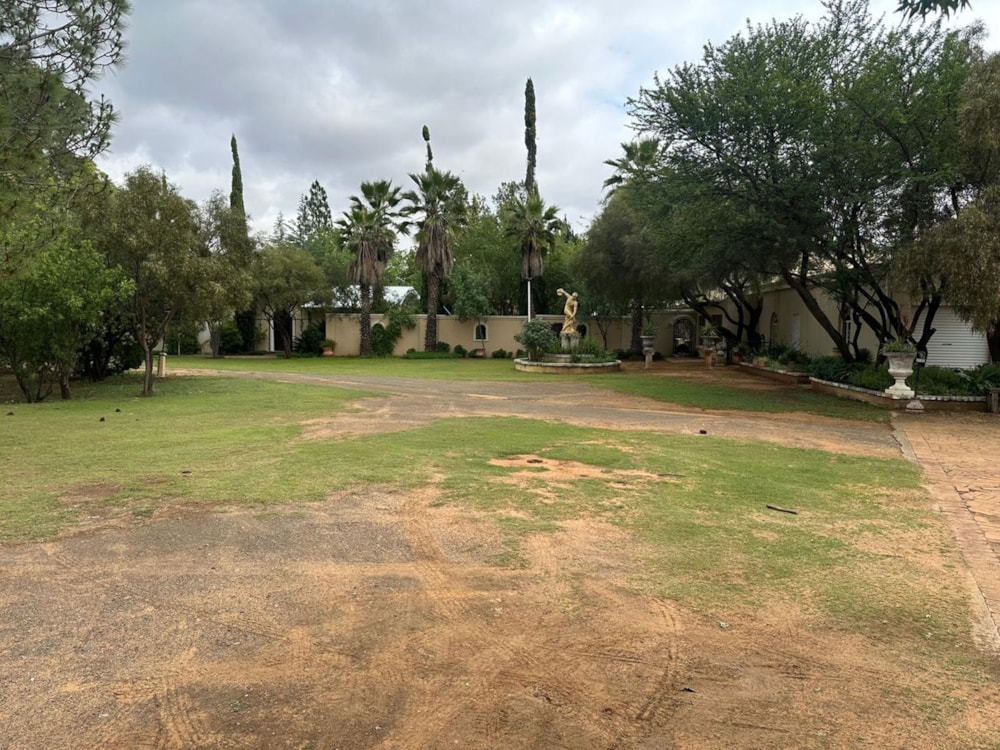 Bachelor apartment to rent in Bains Vlei - 1BX1715746