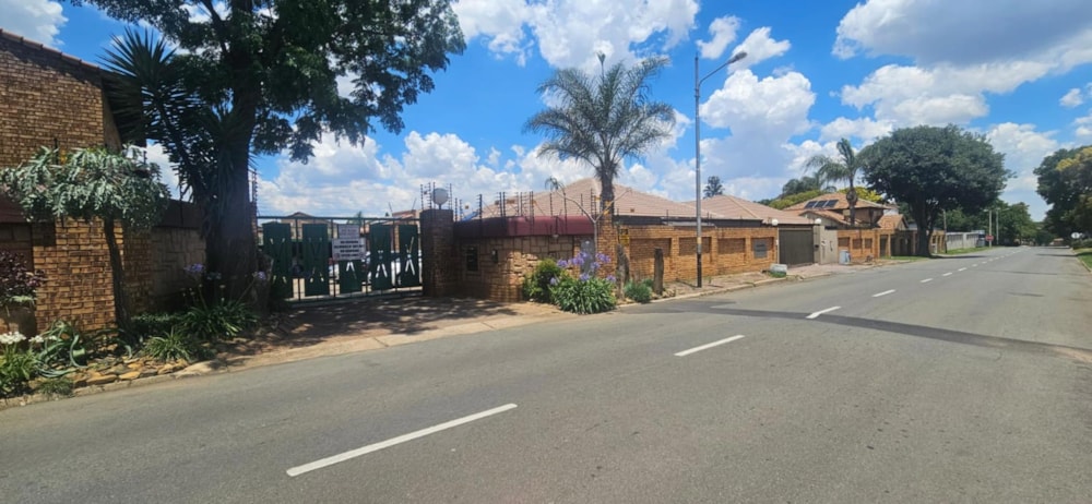 Townhouse for sale in New Redruth - 1GV1724231 Townhouse for sale in New Redruth - 1GV1724231