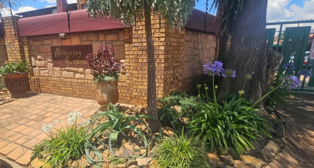 Townhouse for sale in New Redruth - 1GV1724231 Townhouse for sale in New Redruth - 1GV1724231