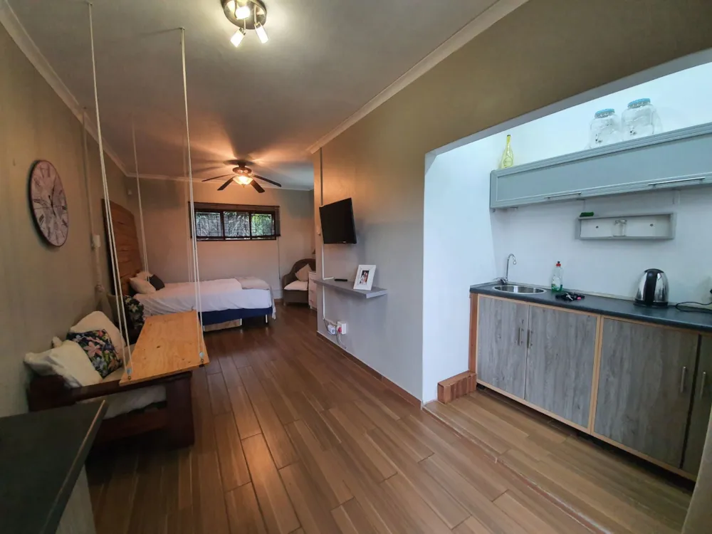 Garden cottage let in Kloof - 1KF1721529
