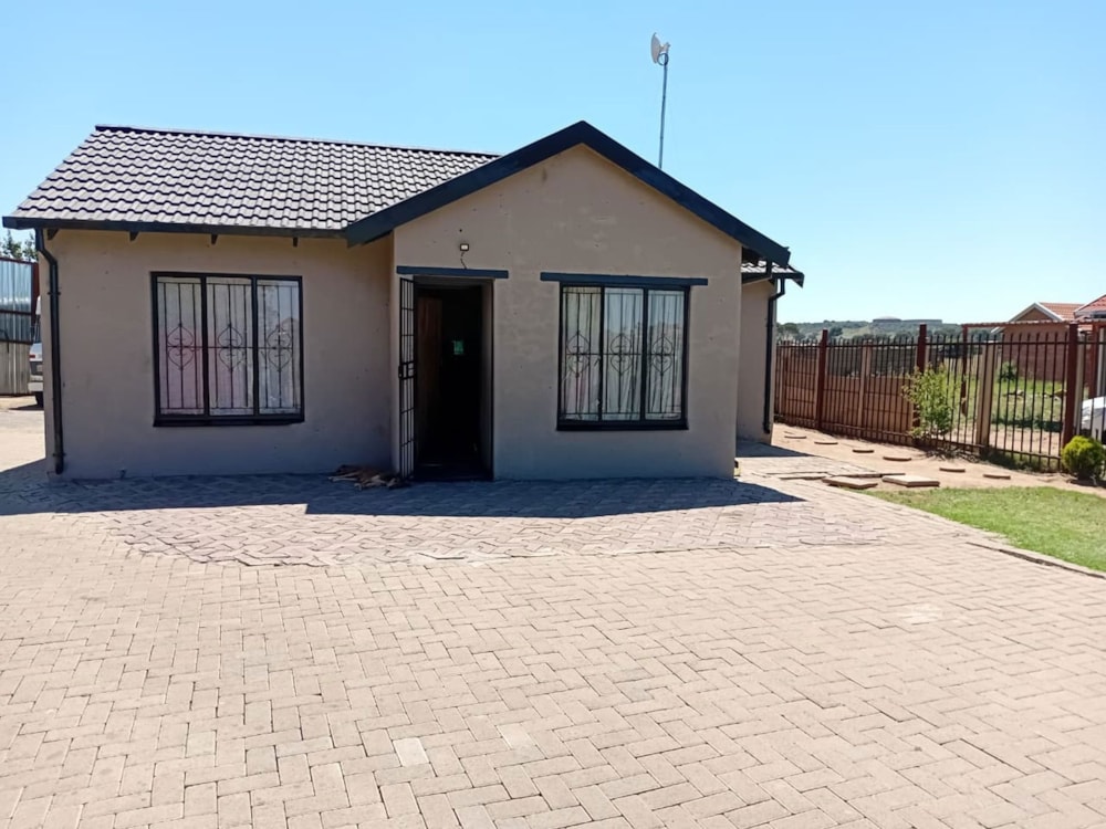 House for sale in Lourierpark - 1BX1720937