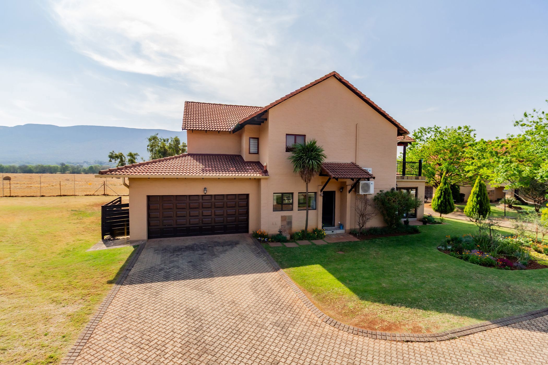 Townhouse for sale in The Coves - 1HR1711991