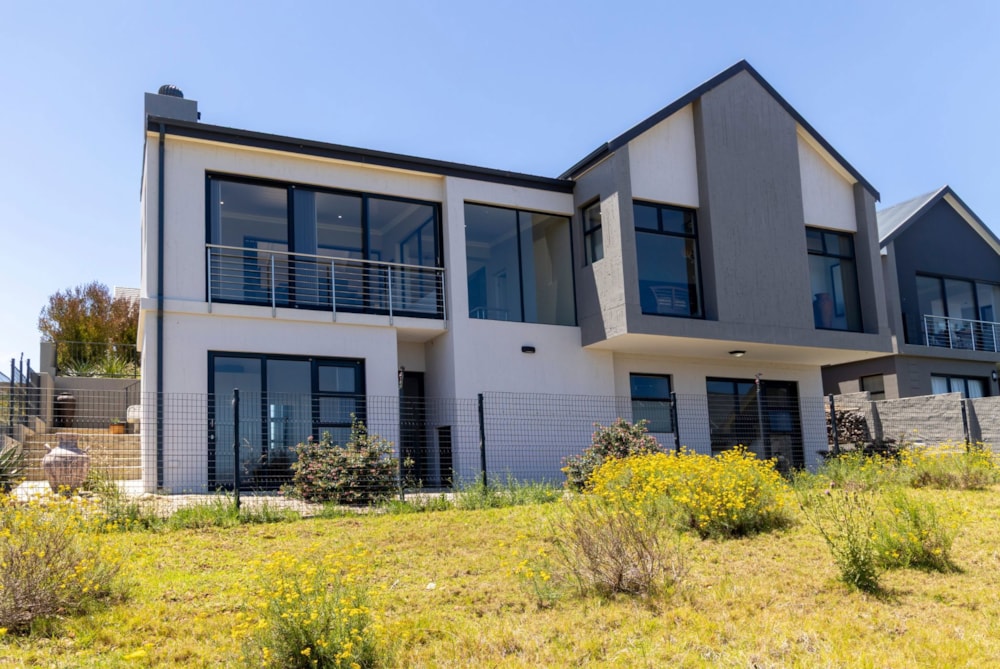 House for sale in Outeniquasbosch Wildlife Village - 1MB1722832 House for sale in Outeniquasbosch Wildlife Village - 1MB1722832