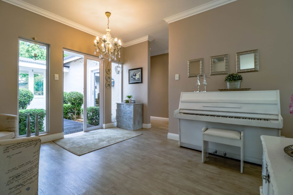 House for sale in Heritage Hill Estates - CN1722873 House for sale in Heritage Hill Estates - CN1722873