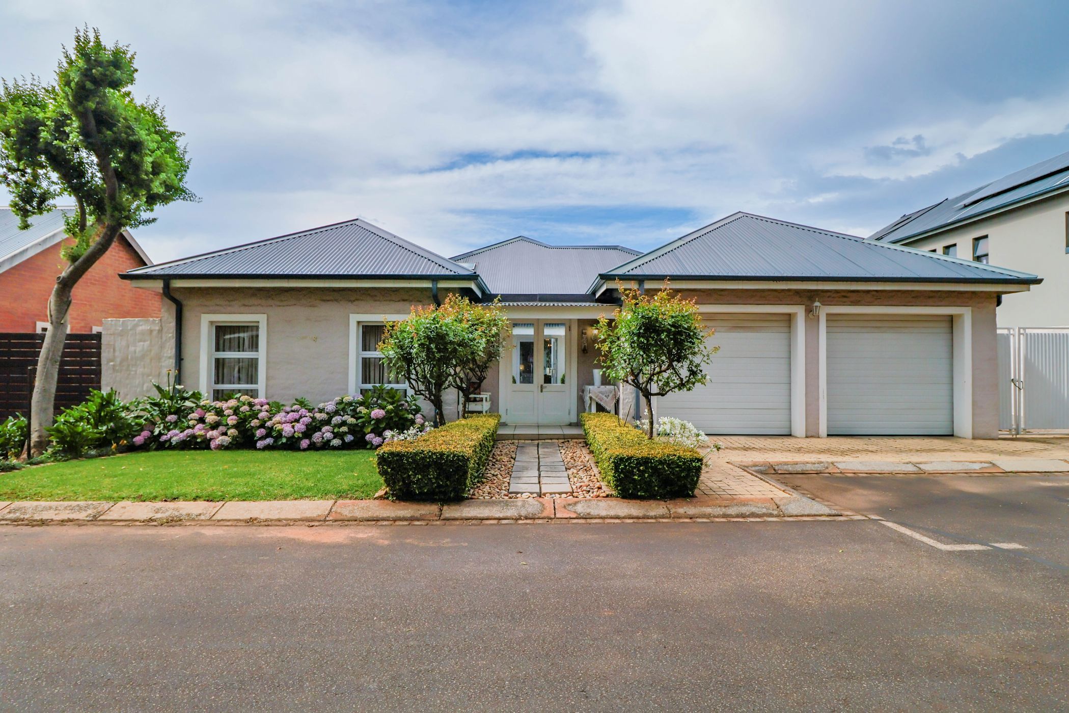 House for sale in Heritage Hill Estates - CN1722873