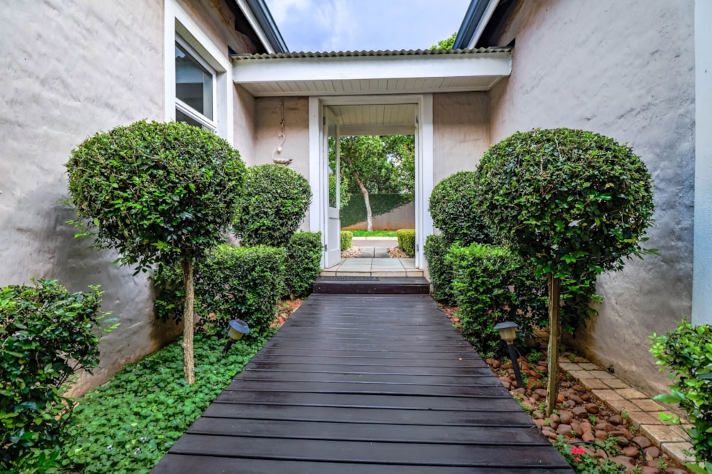 House for sale in Heritage Hill Estates - CN1722873 House for sale in Heritage Hill Estates - CN1722873