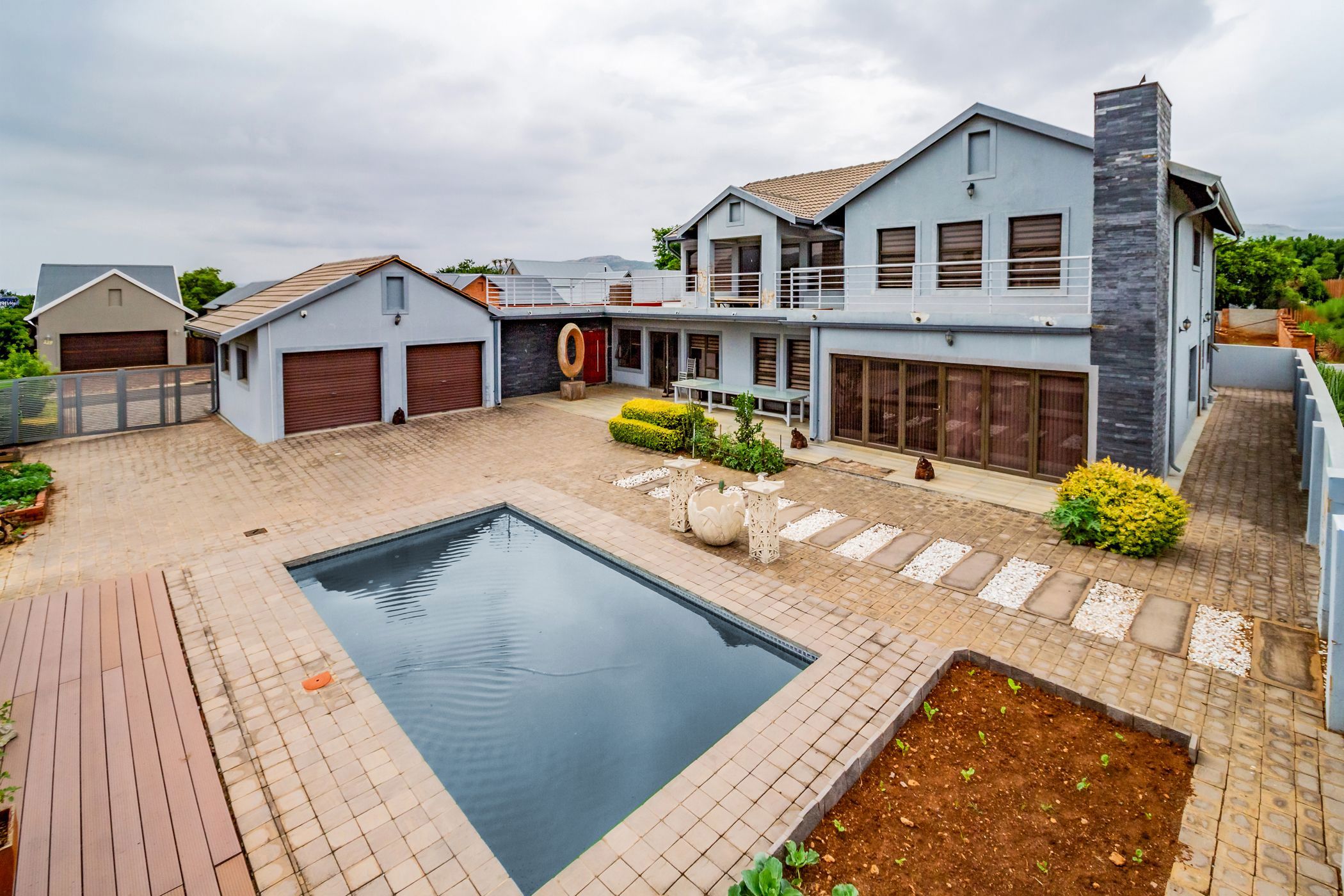 House for sale in The Coves - 1HR1720601