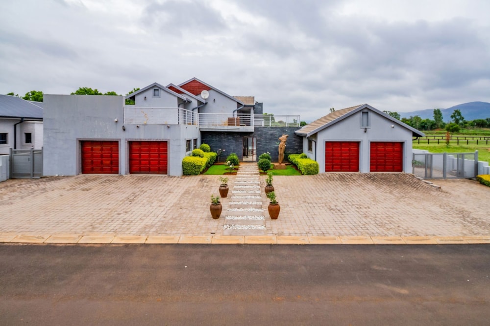 House for sale in The Coves - 1HR1720601 House for sale in The Coves - 1HR1720601