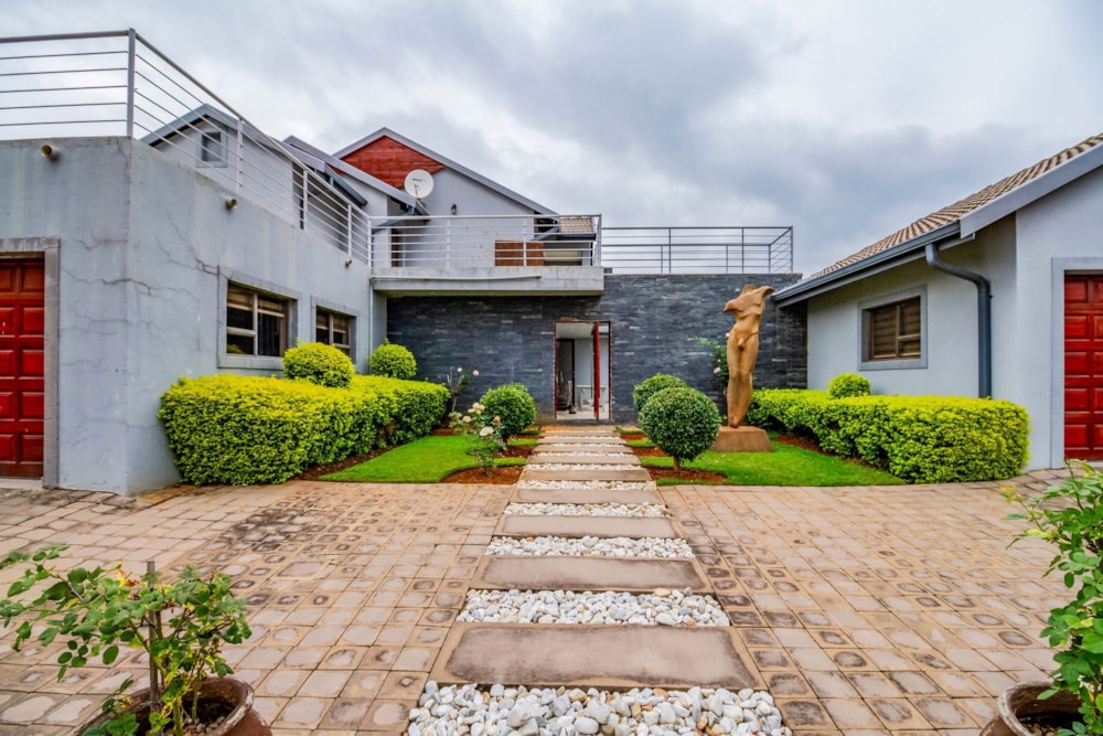 House for sale in The Coves - 1HR1720601 House for sale in The Coves - 1HR1720601