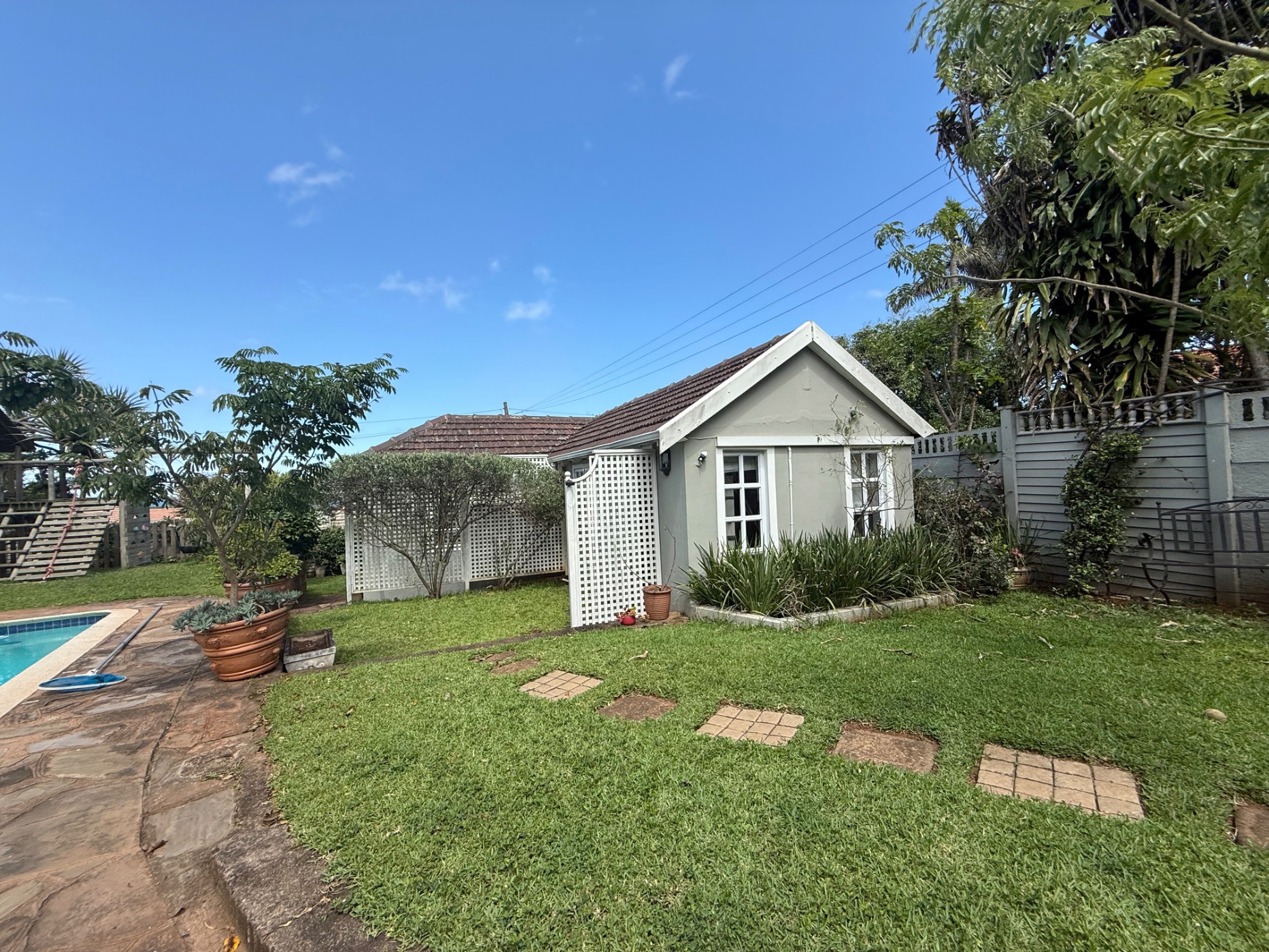 Cottage to rent in Durban North - 1ND1719541