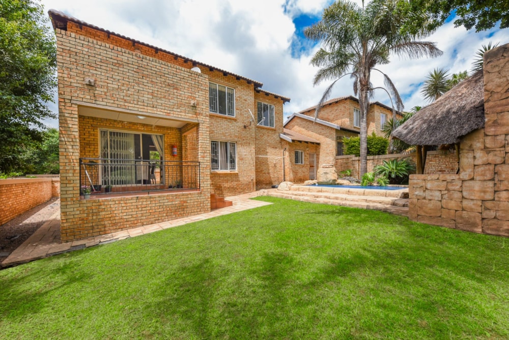 Townhouse for sale in North Riding - FW1722890 Townhouse for sale in North Riding - FW1722890