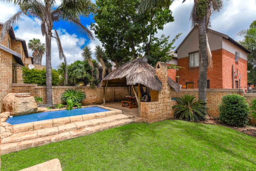 Townhouse for sale in North Riding - FW1722890 Townhouse for sale in North Riding - FW1722890