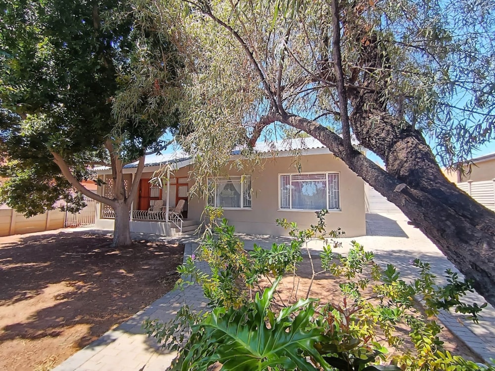 House for sale in Oudtshoorn North - 1OU1720775 House for sale in Oudtshoorn North - 1OU1720775