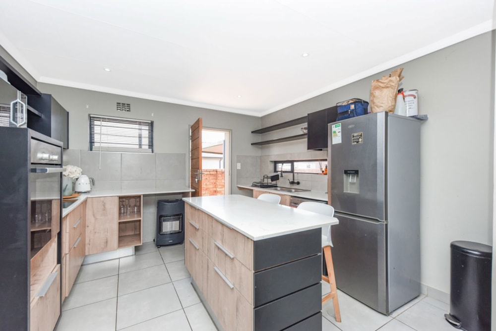 House for sale in Lion Pride - FW1722621