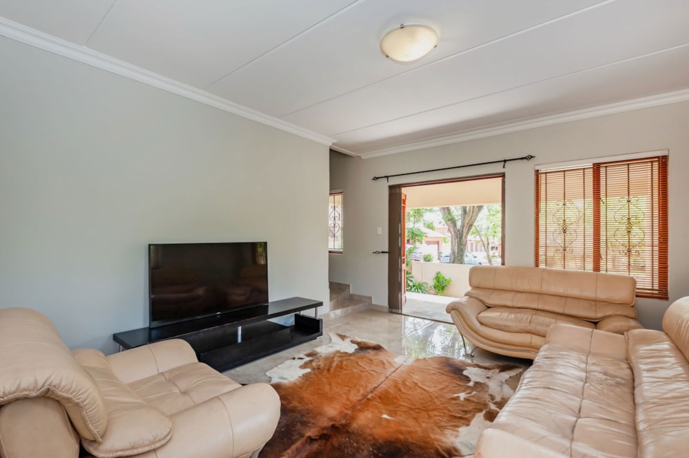 Townhouse for sale in Willowbrook - RAN1720377