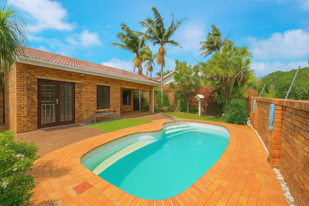 Townhouse for sale in Uvongo - 1PSH1721923