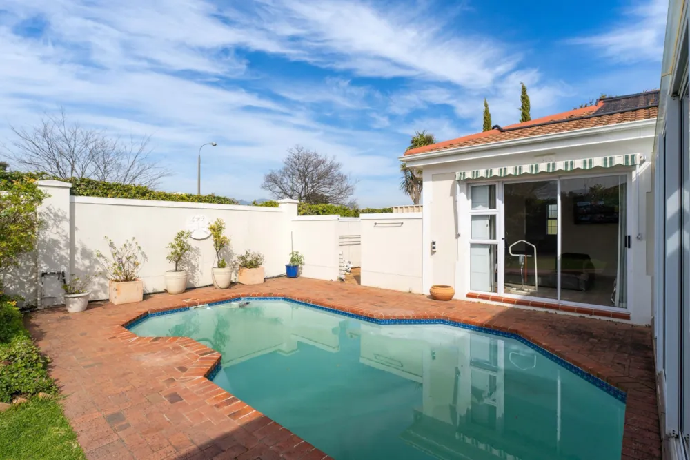 House let in Somerset West - SWL1721104 House let in Somerset West - SWL1721104