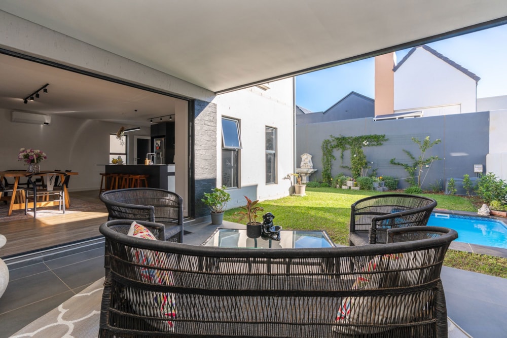 Security estate home for sale in Newinbosch - ST1722043