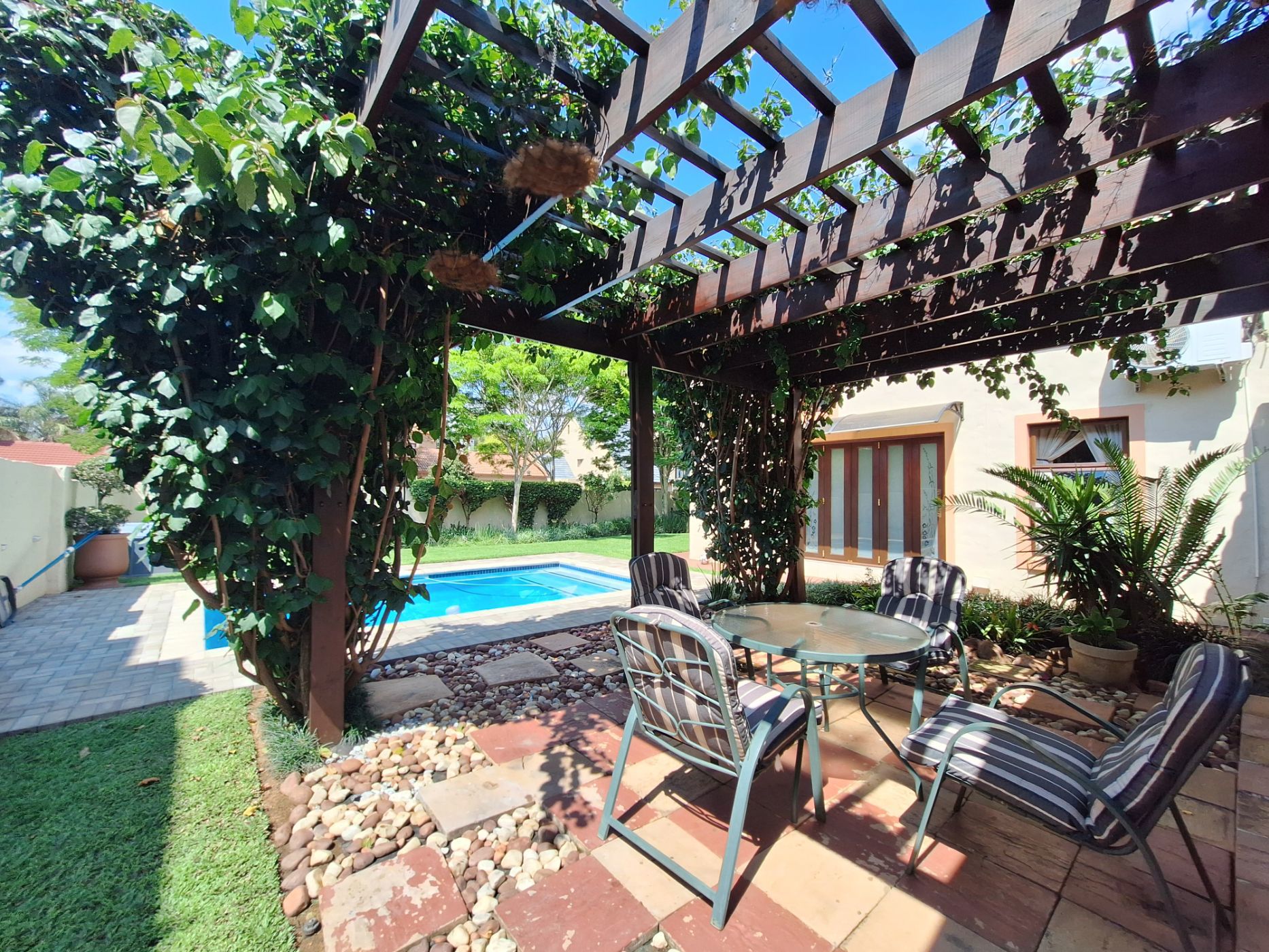 Security estate home to rent in Willow Acres - PTL1720522