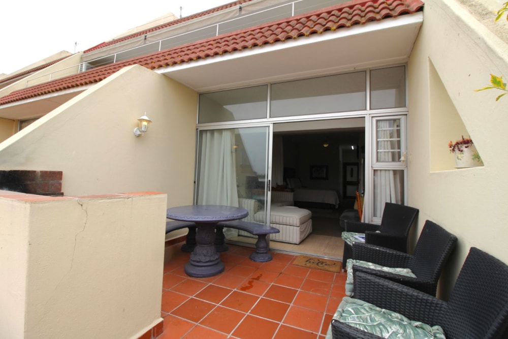 Bachelor apartment for sale in Port Owen - LA1721272 Bachelor apartment for sale in Port Owen - LA1721272