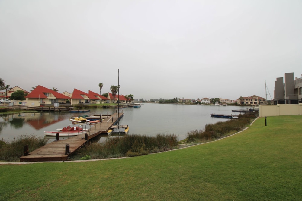 Bachelor apartment for sale in Port Owen - LA1721272 Bachelor apartment for sale in Port Owen - LA1721272