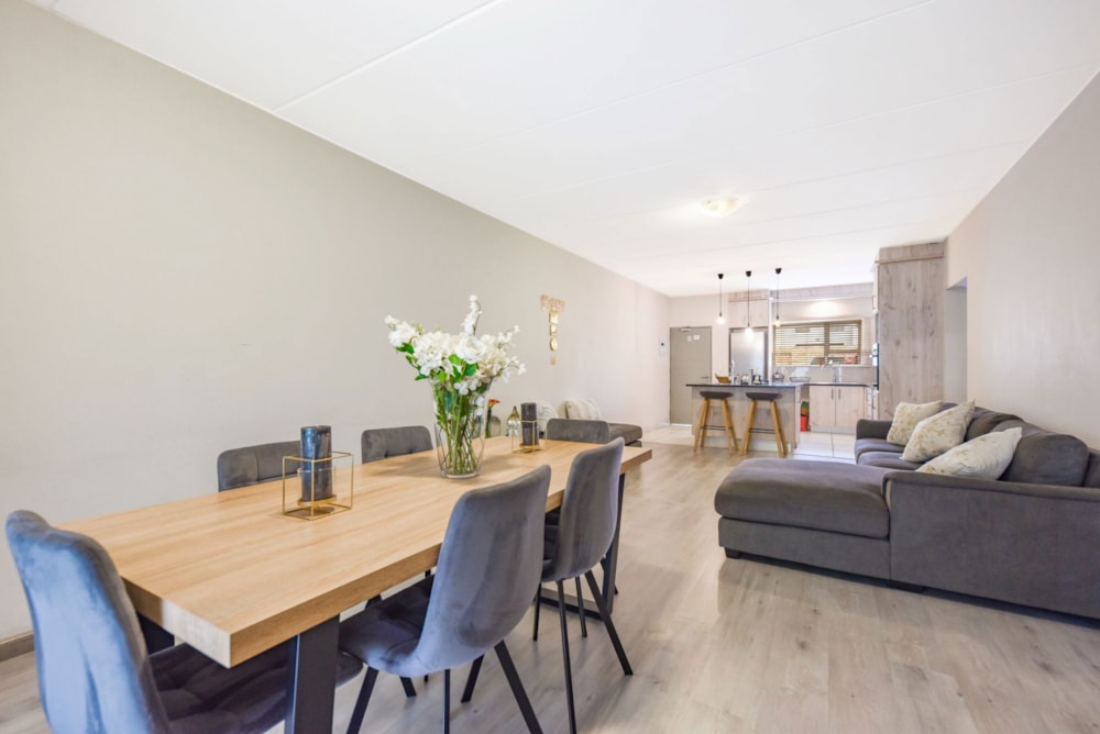 Apartment for sale in North Riding - FW1722438