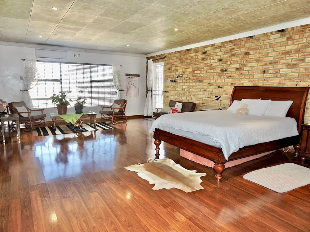 Smallholding for sale in Rustenburg - 1RU1657863 Smallholding for sale in Rustenburg - 1RU1657863