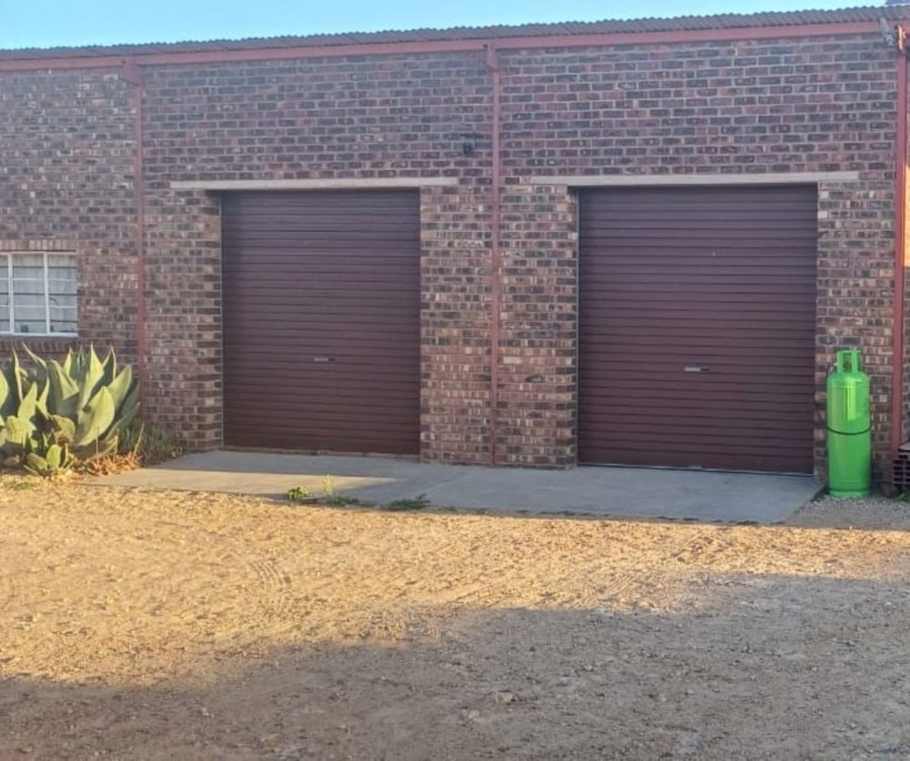Commercial Building for sale in Griekwastad, Northern Cape - 1KJ1679813 Commercial Building for sale in Griekwastad, Northern Cape - 1KJ1679813