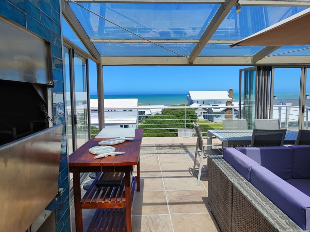 Double-storey house for sale in Struisbaai - 1SW1693672 Double-storey house for sale in Struisbaai - 1SW1693672