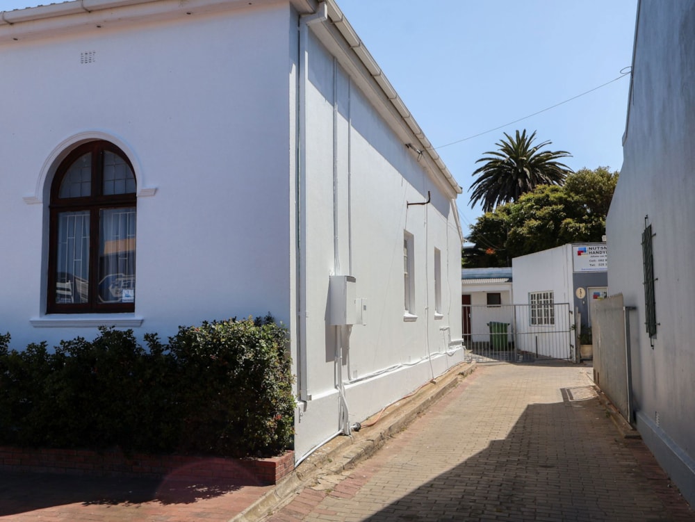 Commercial business for sale in Eastcliff, Hermanus - HF1722074 Commercial business for sale in Eastcliff, Hermanus - HF1722074