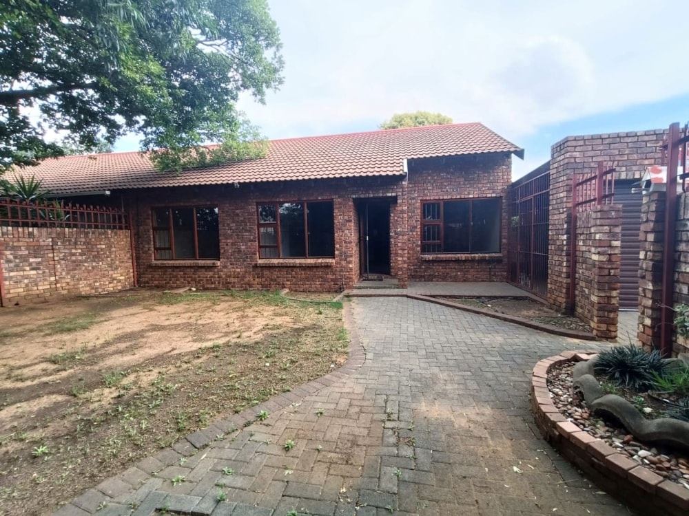 Townhouse to rent in Langenhovenpark - 1BX1720643 Townhouse to rent in Langenhovenpark - 1BX1720643