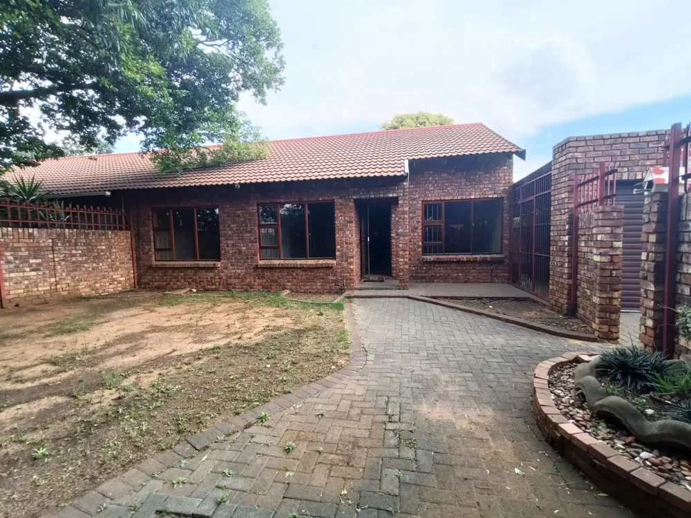 Townhouse let in Langenhovenpark - 1BX1720643 Townhouse let in Langenhovenpark - 1BX1720643